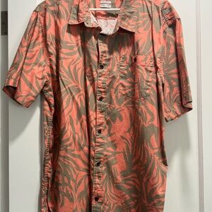 Quiksilver Men’s Aloha Shirt in Coral and Olive Casual - Never Been Worn